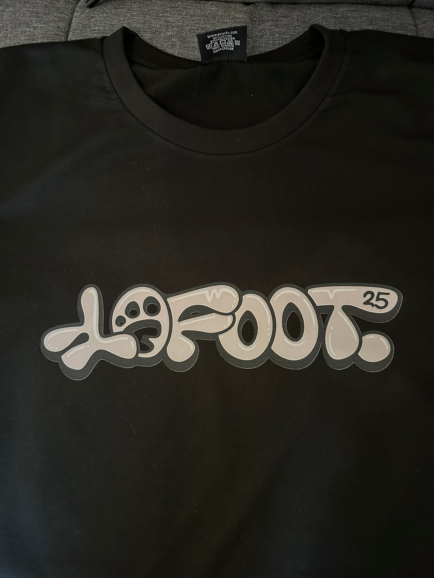 10 Foot graffiti tag t-shirt